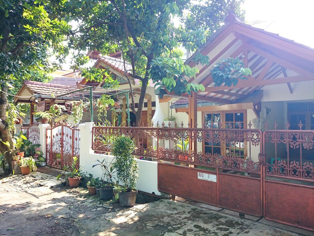 Hostel Bogor Buitenkant foto